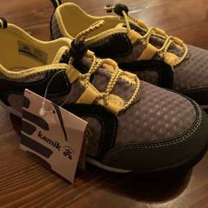 Kamik Speedy Yellow Jaune Boys Sneakers 2 New in Box